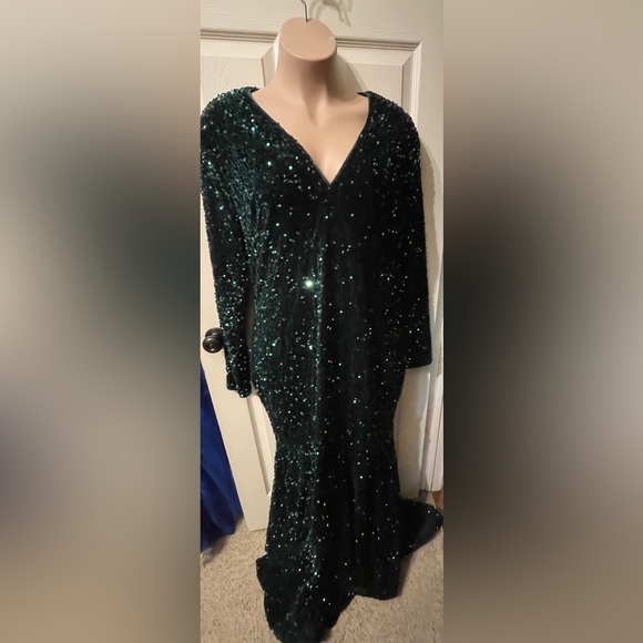 Evening gown - Picture 3 of 7